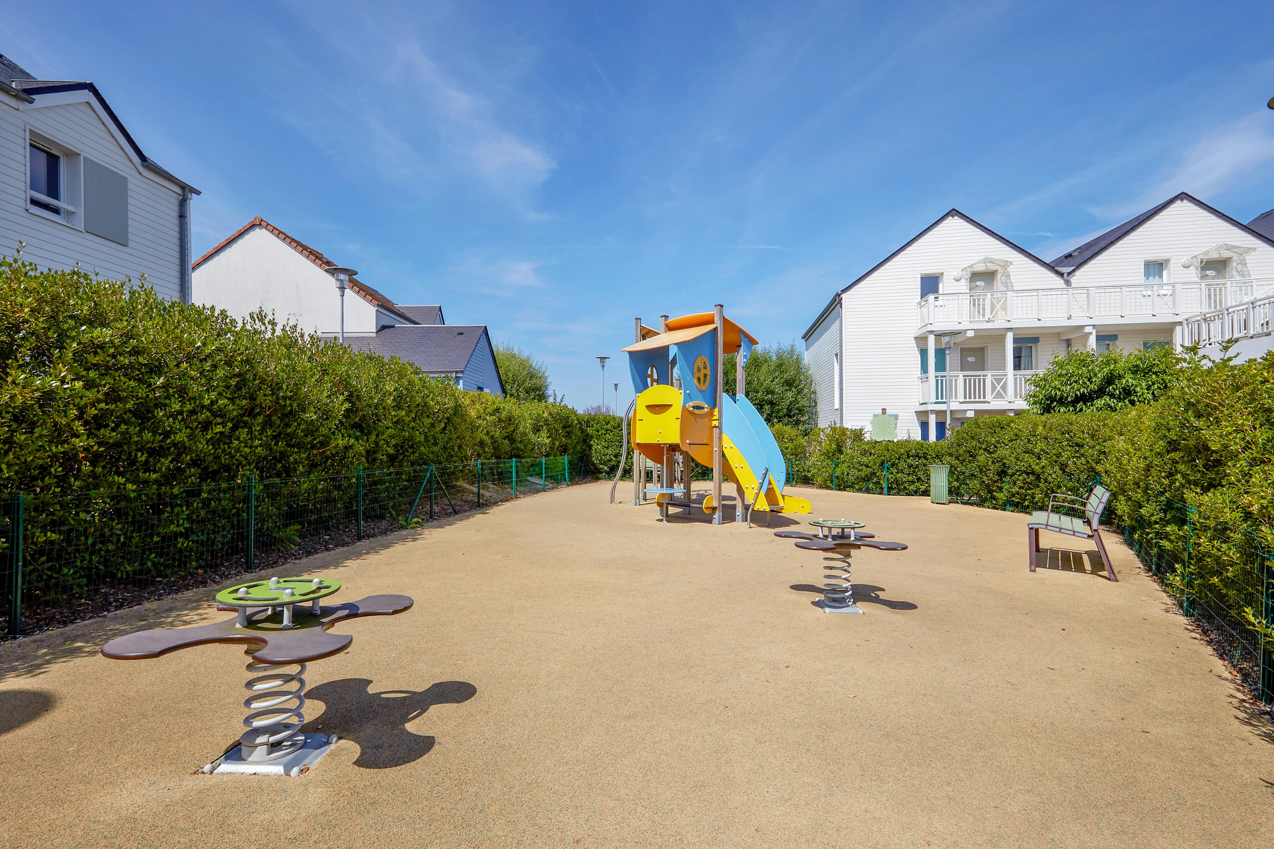Pierre&Vacances Résidence Le Chant des Oiseaux Courseulles-sur-Mer Exterior foto