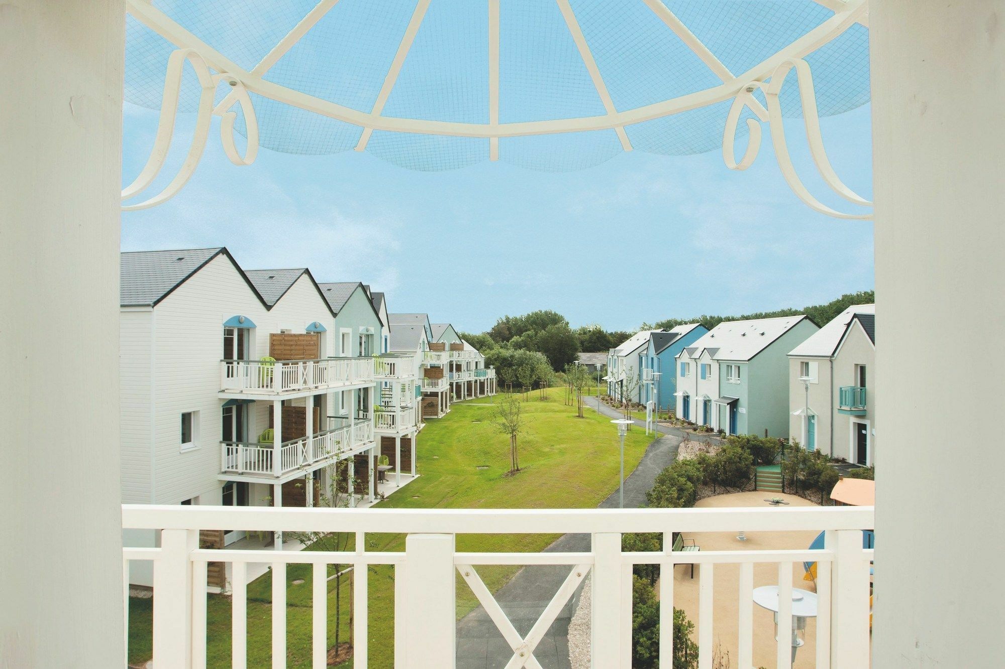 Pierre&Vacances Résidence Le Chant des Oiseaux Courseulles-sur-Mer Exterior foto