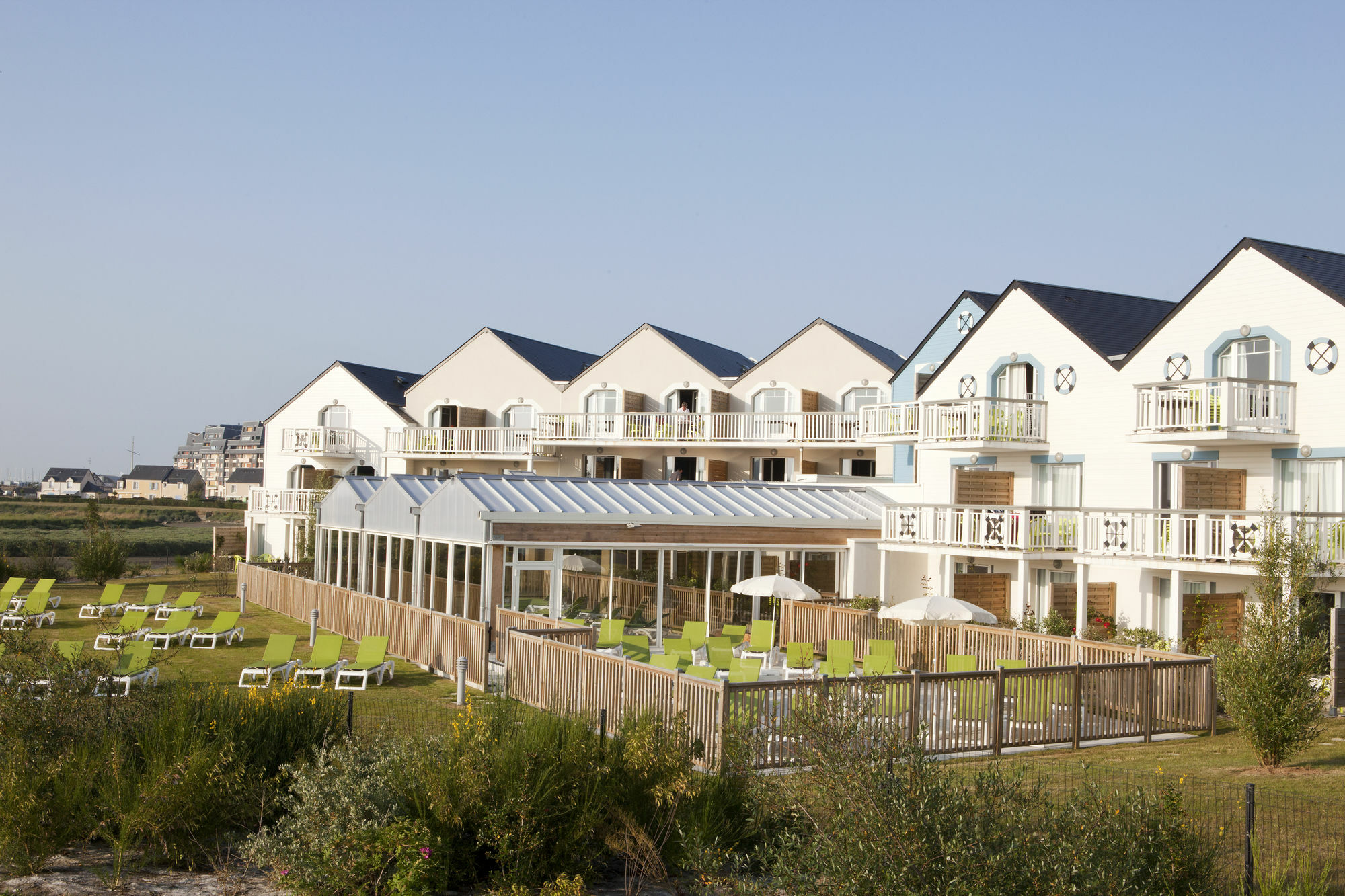 Pierre&Vacances Résidence Le Chant des Oiseaux Courseulles-sur-Mer Exterior foto
